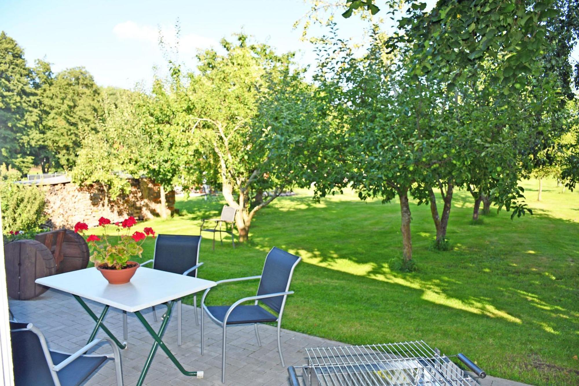 Ferienwohnungen Auf Dem Pommernhof Samtens Bagian luar foto