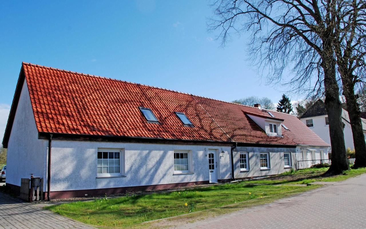 Ferienwohnungen Auf Dem Pommernhof Samtens Bagian luar foto