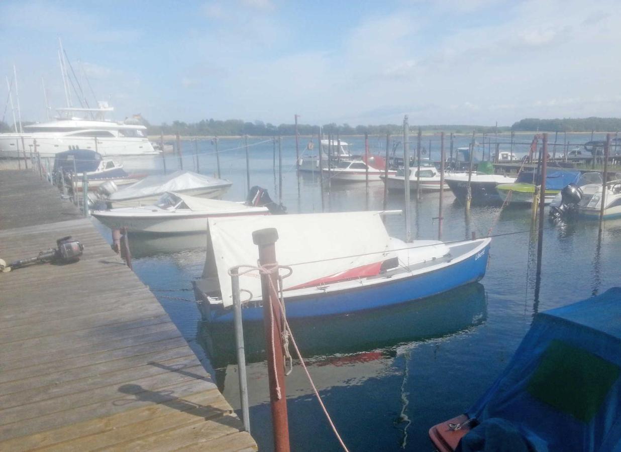 Ferienwohnungen Auf Dem Pommernhof Samtens Bagian luar foto